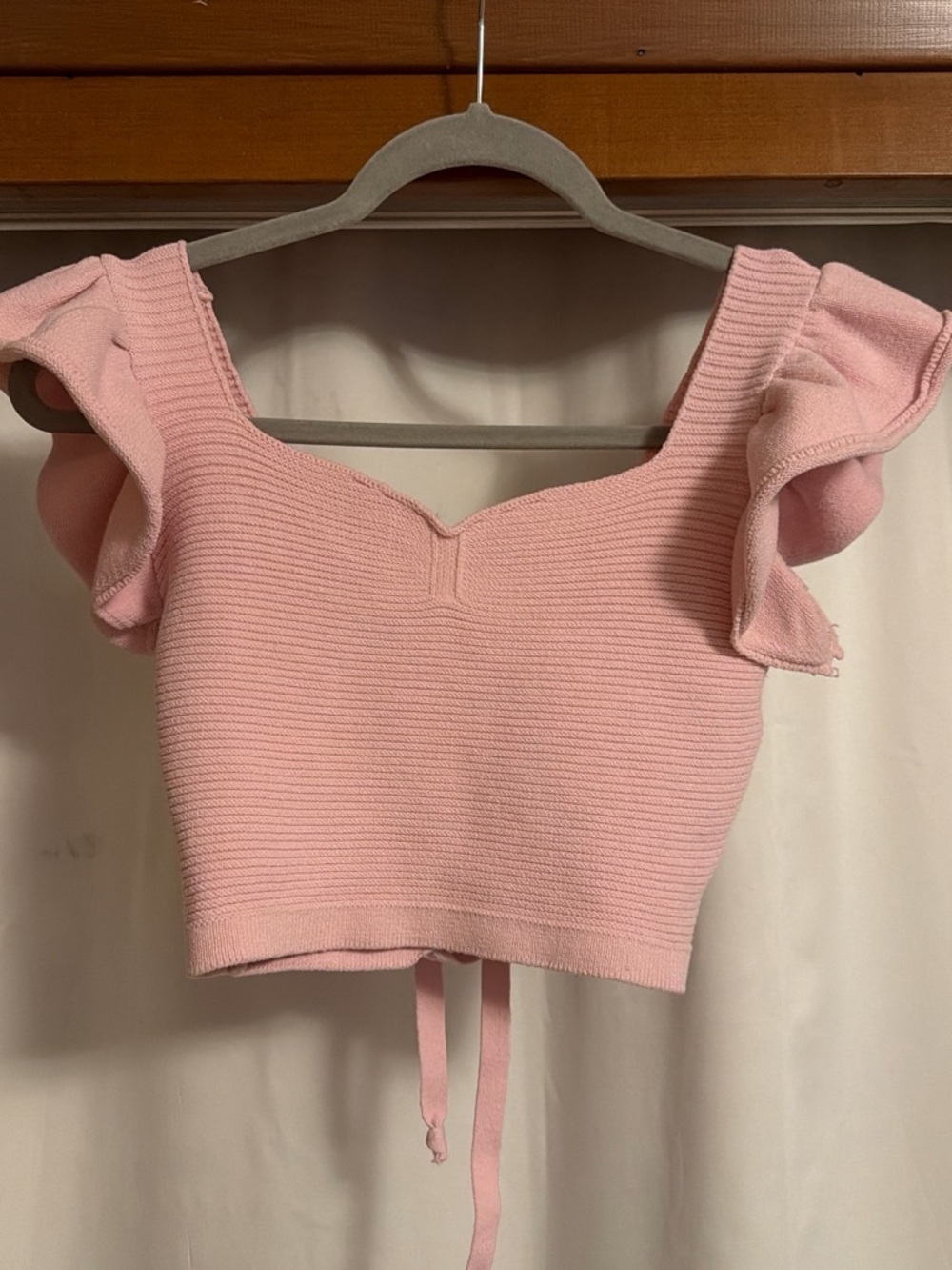 Feminine Pink Ruffle-Sleeve Knit Crop Top